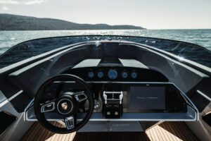Frauscher x Porsche 850 Fantom Air Cockpit