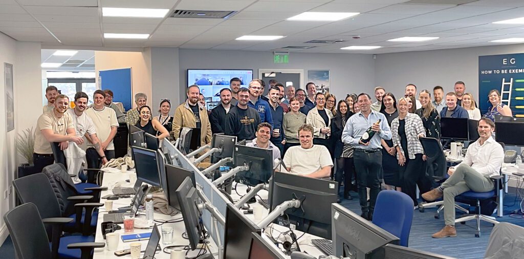 Oracle Car Finance Celebrates Record-Breaking Month: Oracle Car Finance staff Oracle Car Finance Celebrates Record-Breaking Month: Oracle Car Finance staff